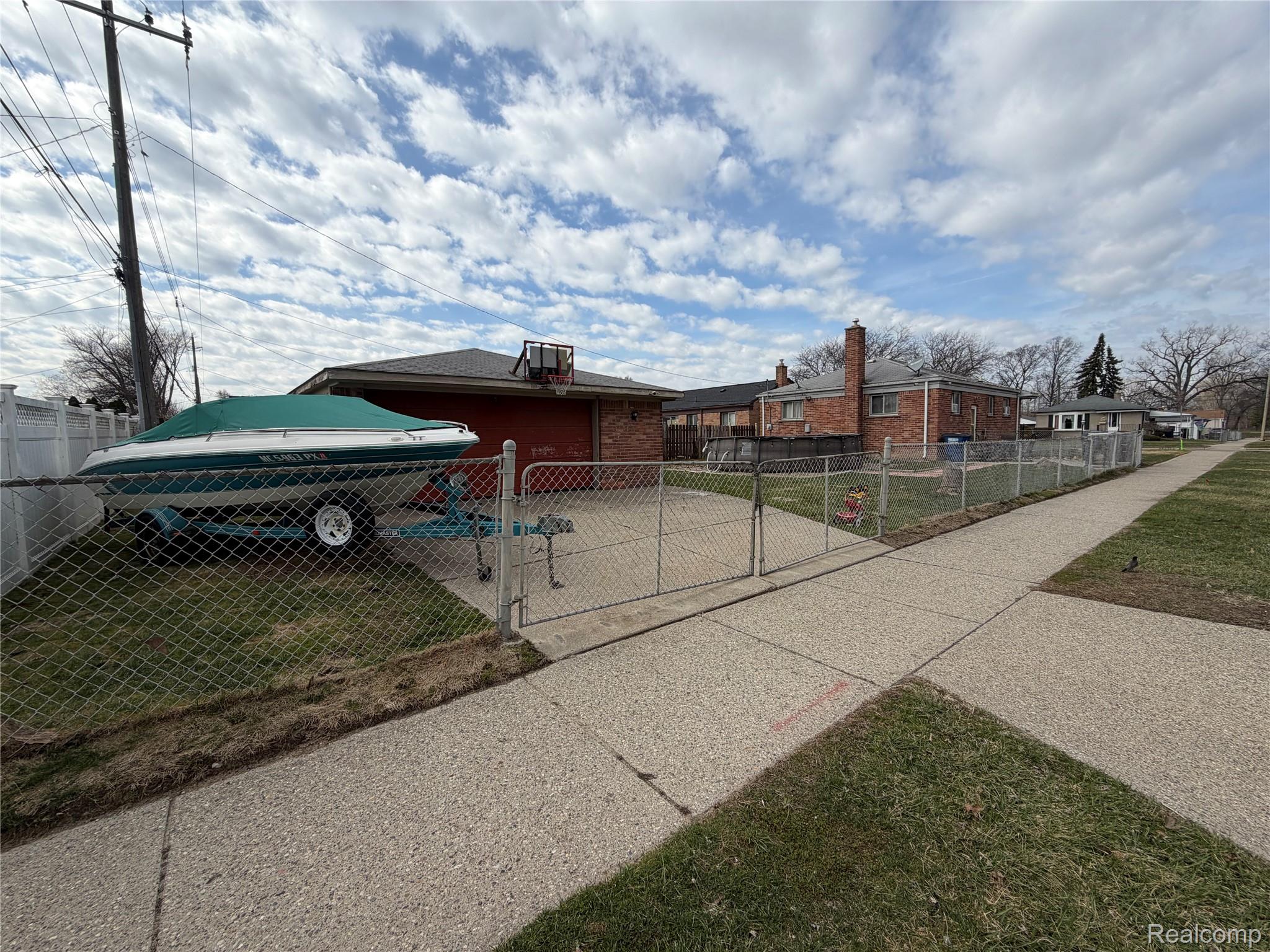 32011 Grandview Avenue