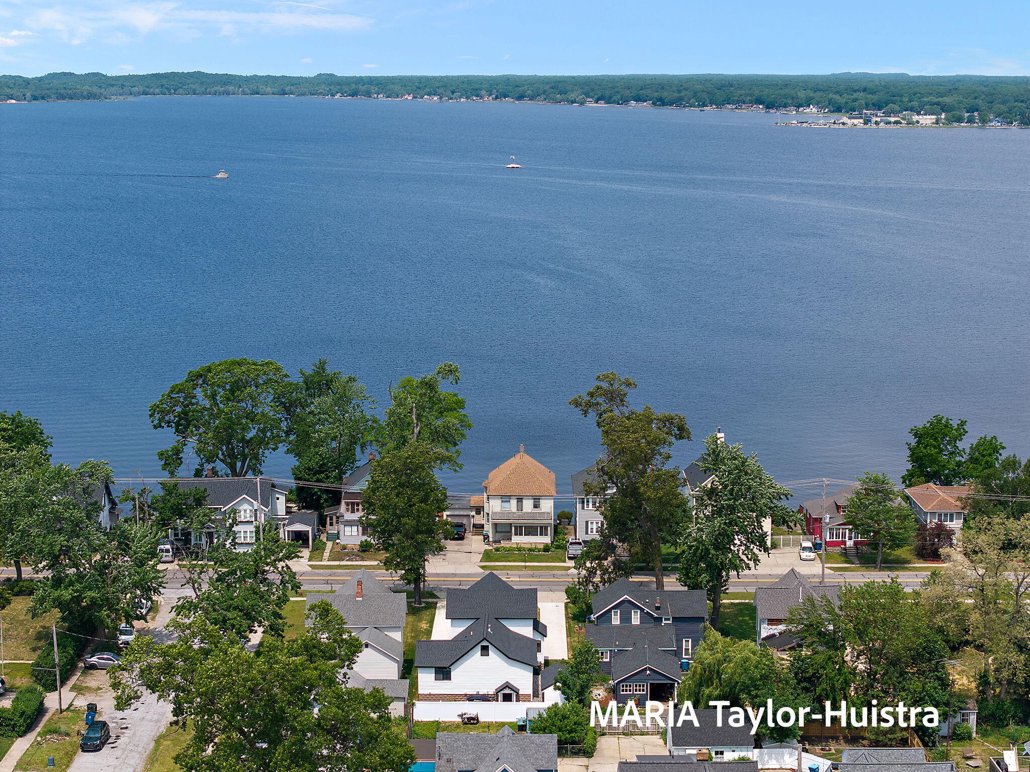 1423 Lakeshore Drive