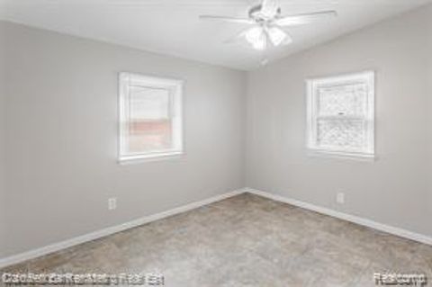 Tiny photo for 2835 Oldsmobile Avenue, Waterford Charter Township, MI 48328 (MLS # 20261027324)