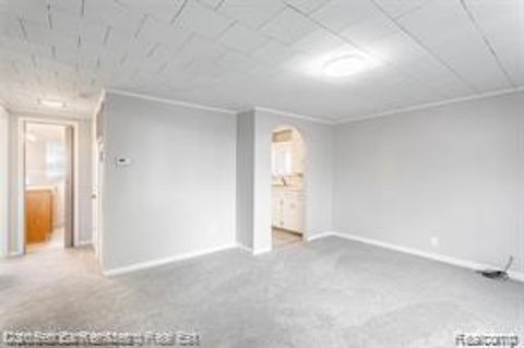 Tiny photo for 2835 Oldsmobile Avenue, Waterford Charter Township, MI 48328 (MLS # 20261027324)