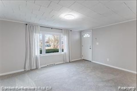 Tiny photo for 2835 Oldsmobile Avenue, Waterford Charter Township, MI 48328 (MLS # 20261027324)