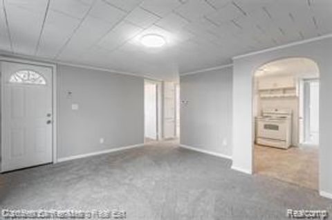 Tiny photo for 2835 Oldsmobile Avenue, Waterford Charter Township, MI 48328 (MLS # 20261027324)