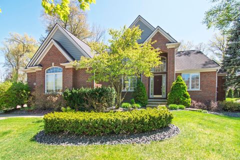 194 W REED LAKE Commerce Charter Township Oakland MI 48390
