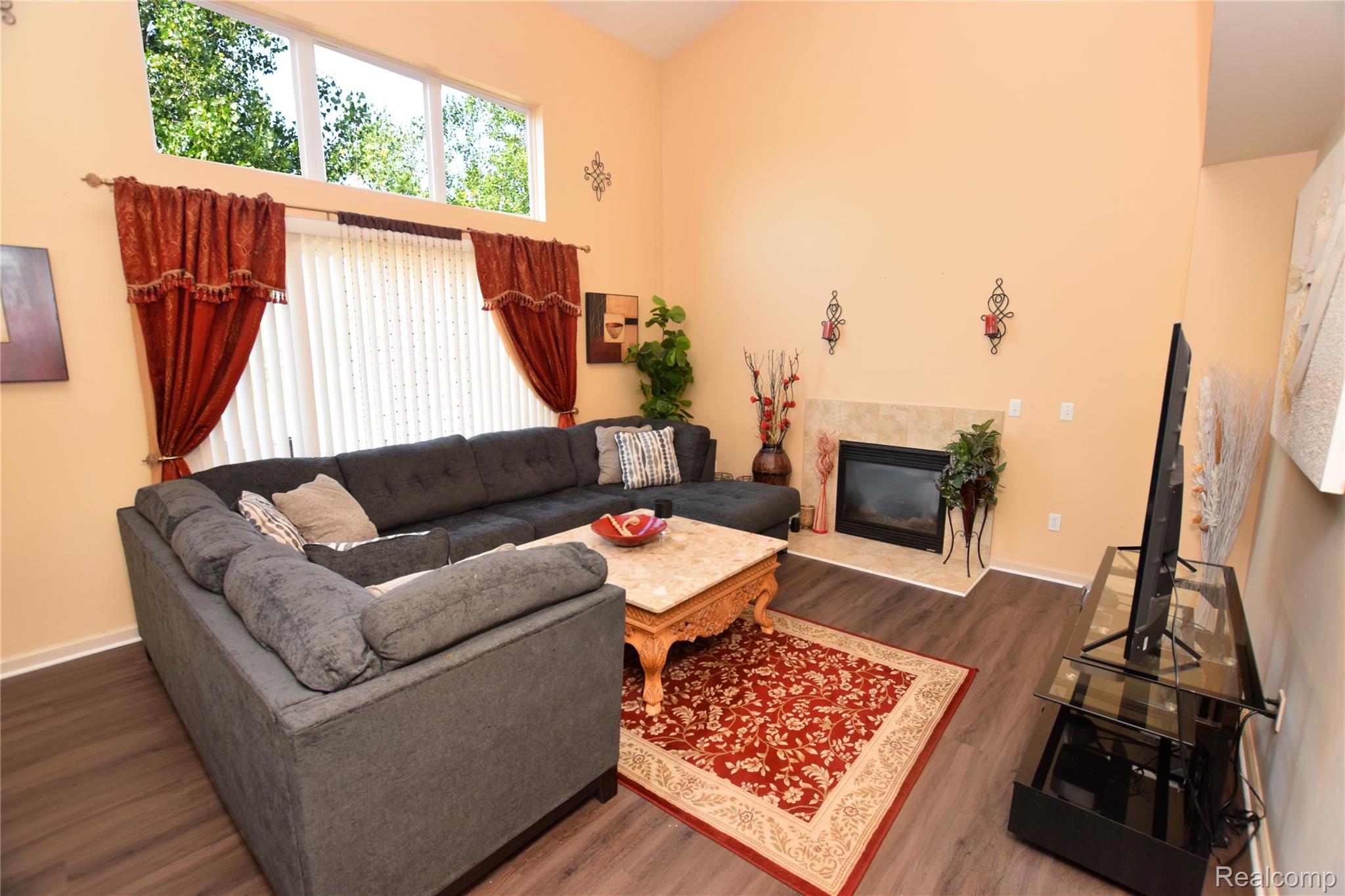 8077 Bradbury Lane