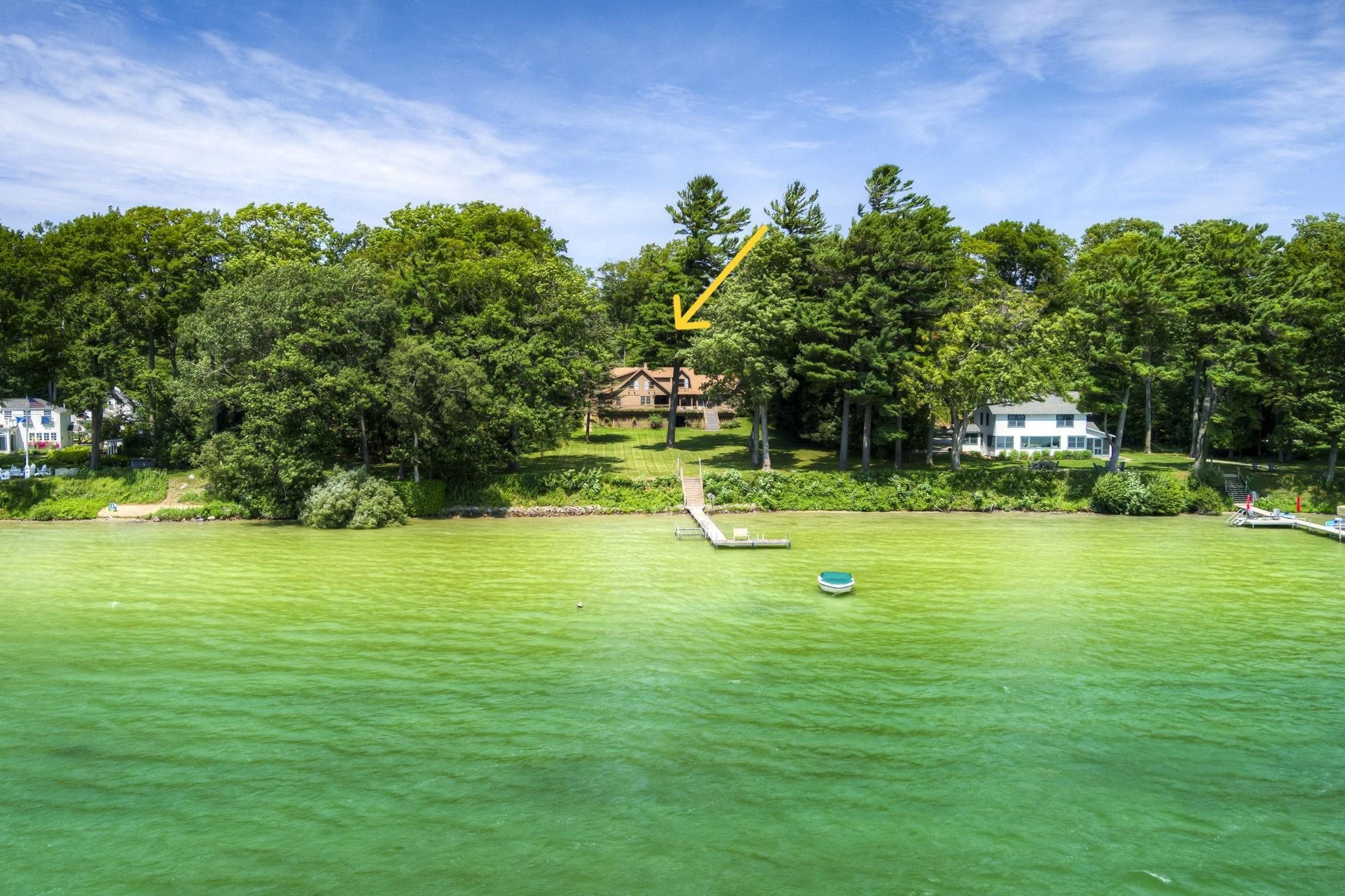 3706 N Manitou Trail