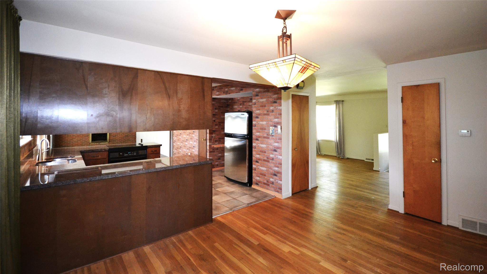 Bloomfield Hills City, Michigan 48302, United States, 3 Bedrooms Bedrooms, ,2 BathroomsBathrooms,Residential,Active,220168