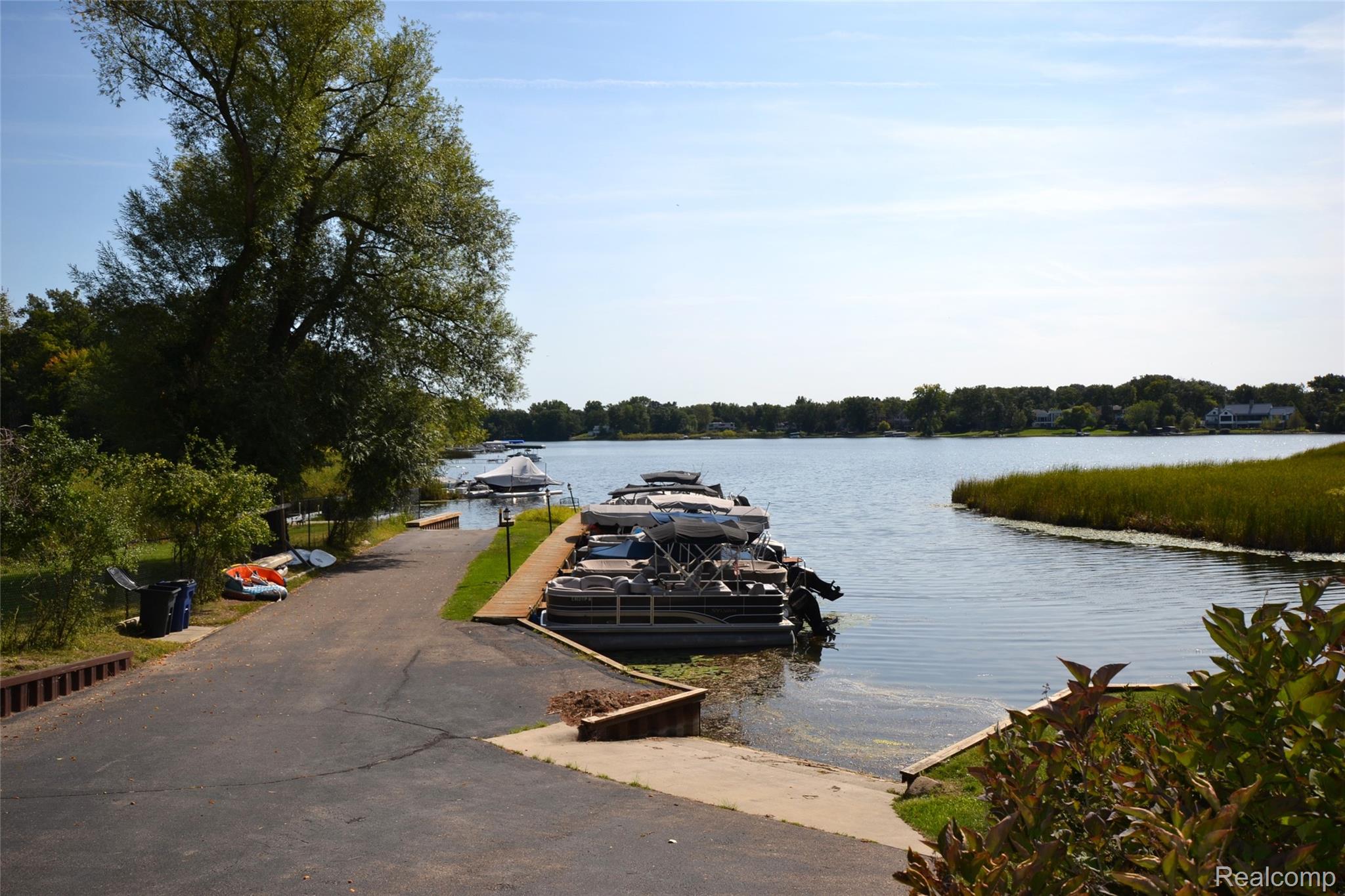 Bloomfield Hills City, Michigan 48302, United States, 3 Bedrooms Bedrooms, ,2 BathroomsBathrooms,Residential,Active,220168