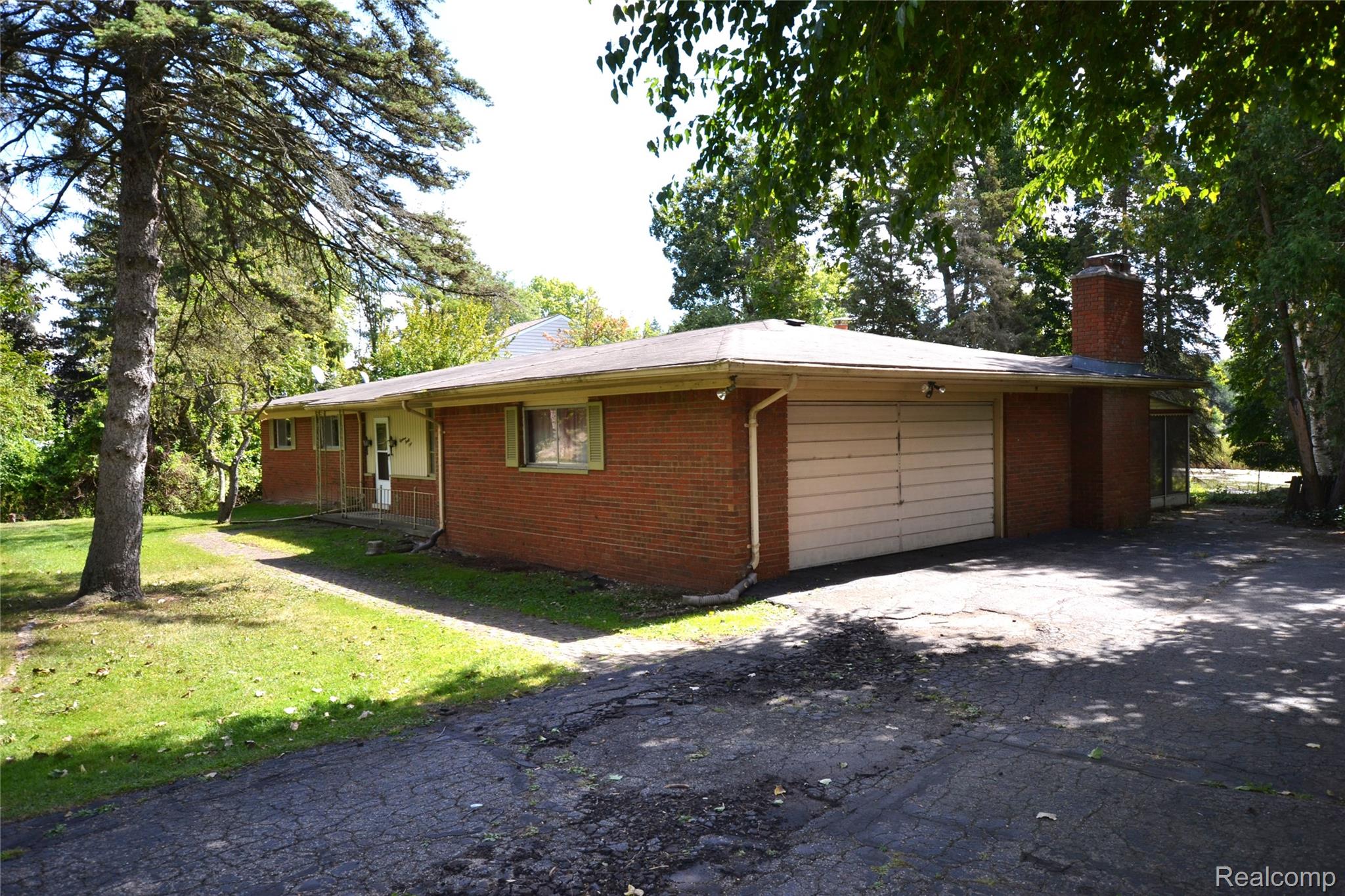 Bloomfield Hills City, Michigan 48302, United States, 3 Bedrooms Bedrooms, ,2 BathroomsBathrooms,Residential,Active,220168