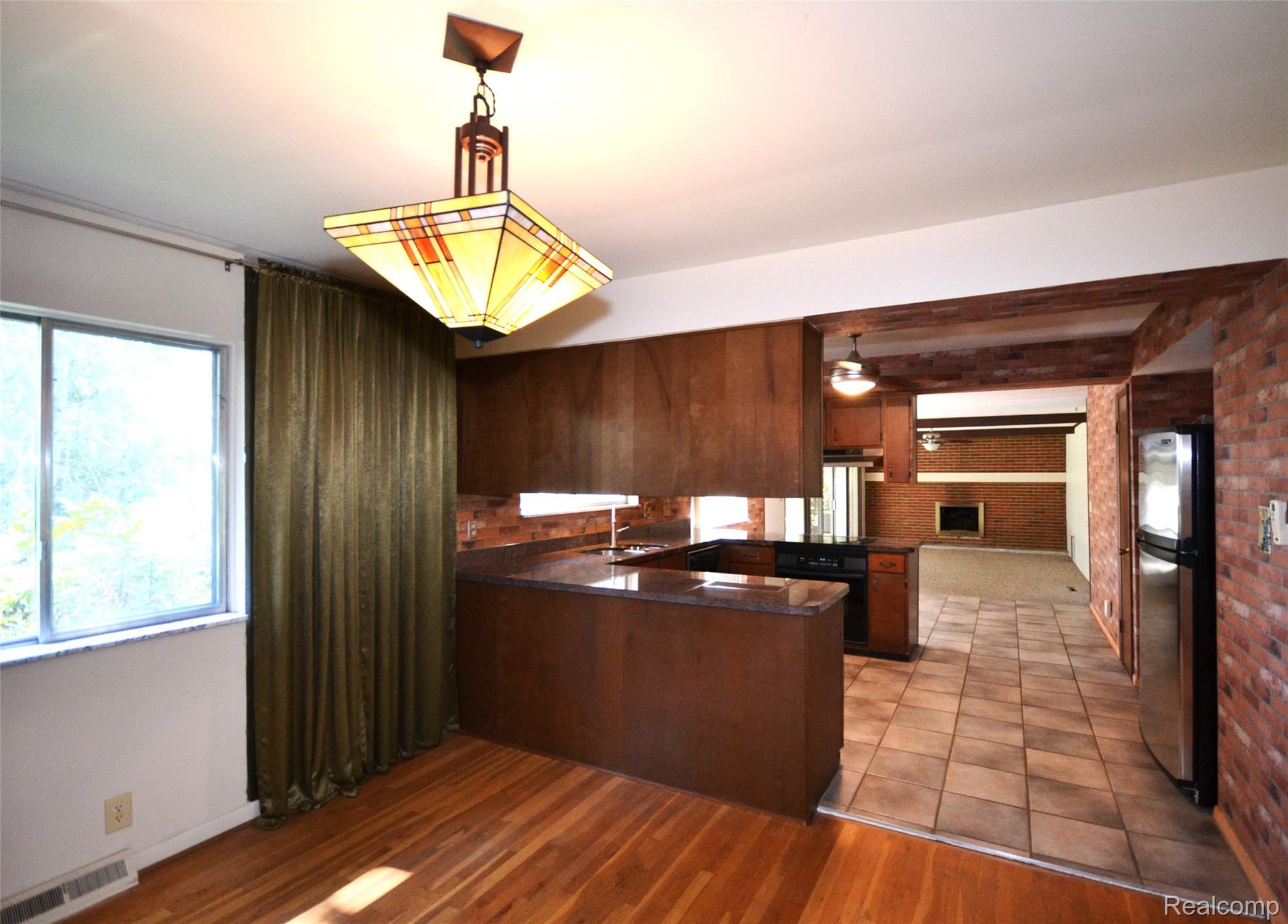 Bloomfield Hills City, Michigan 48302, United States, 3 Bedrooms Bedrooms, ,2 BathroomsBathrooms,Residential,Active,220168