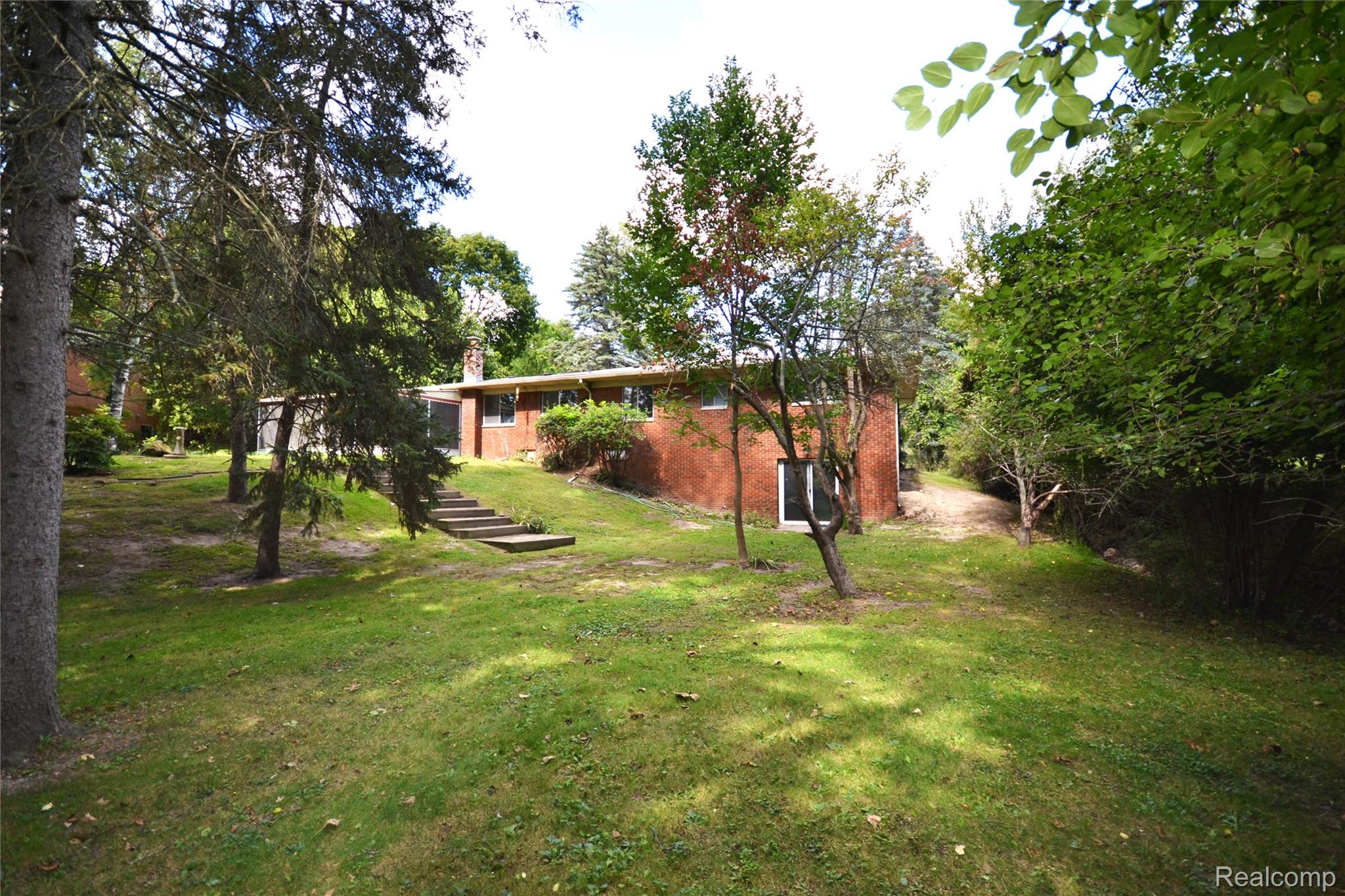 Bloomfield Hills City, Michigan 48302, United States, 3 Bedrooms Bedrooms, ,2 BathroomsBathrooms,Residential,Active,220168