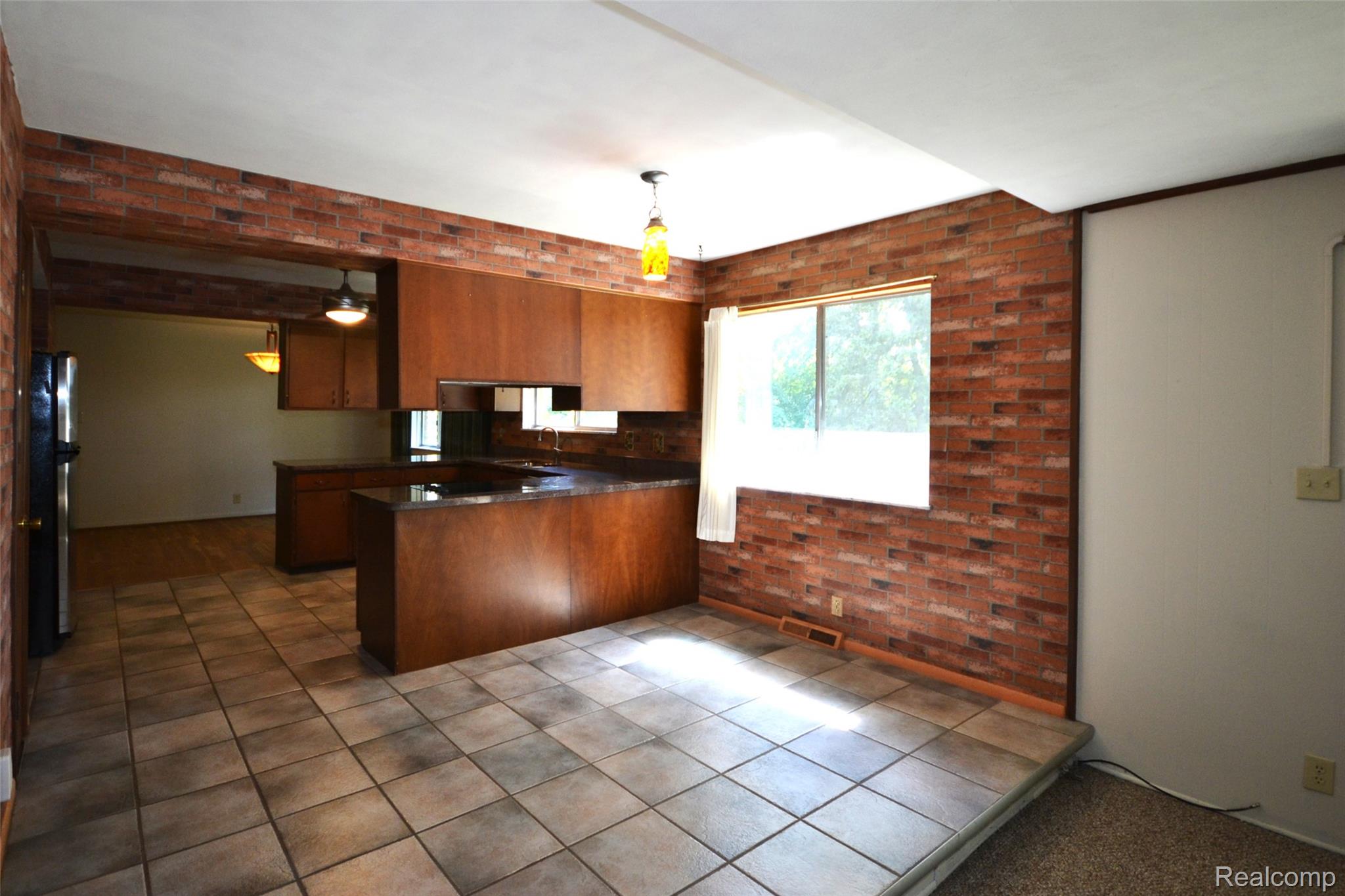 Bloomfield Hills City, Michigan 48302, United States, 3 Bedrooms Bedrooms, ,2 BathroomsBathrooms,Residential,Active,220168