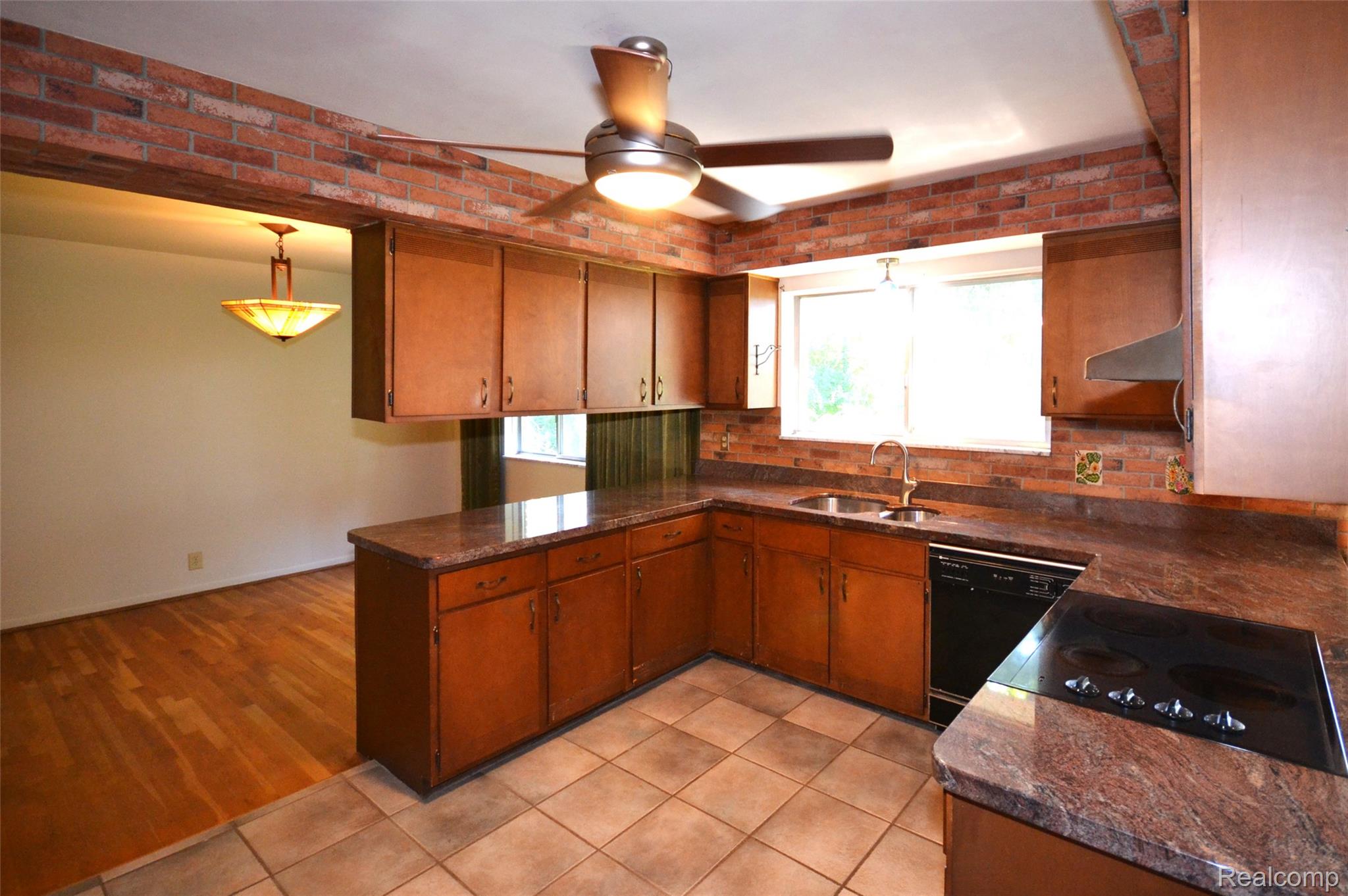 Bloomfield Hills City, Michigan 48302, United States, 3 Bedrooms Bedrooms, ,2 BathroomsBathrooms,Residential,Active,220168