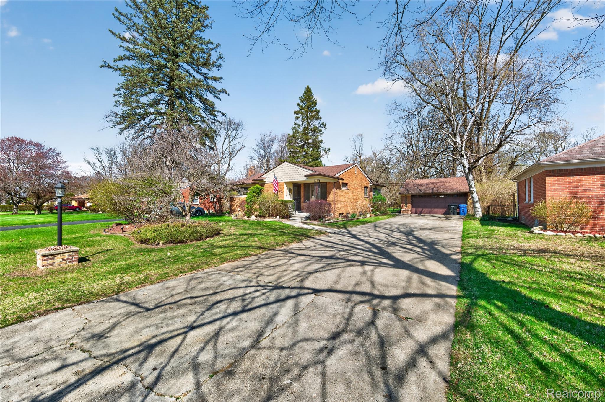 17198 Macarthur Street