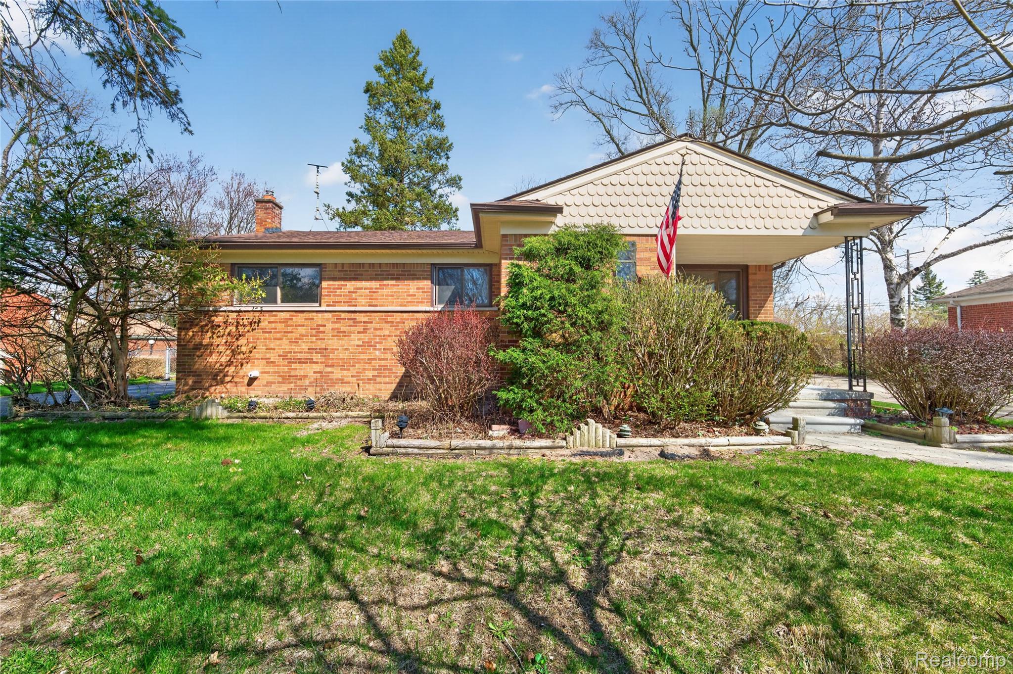 17198 Macarthur Street