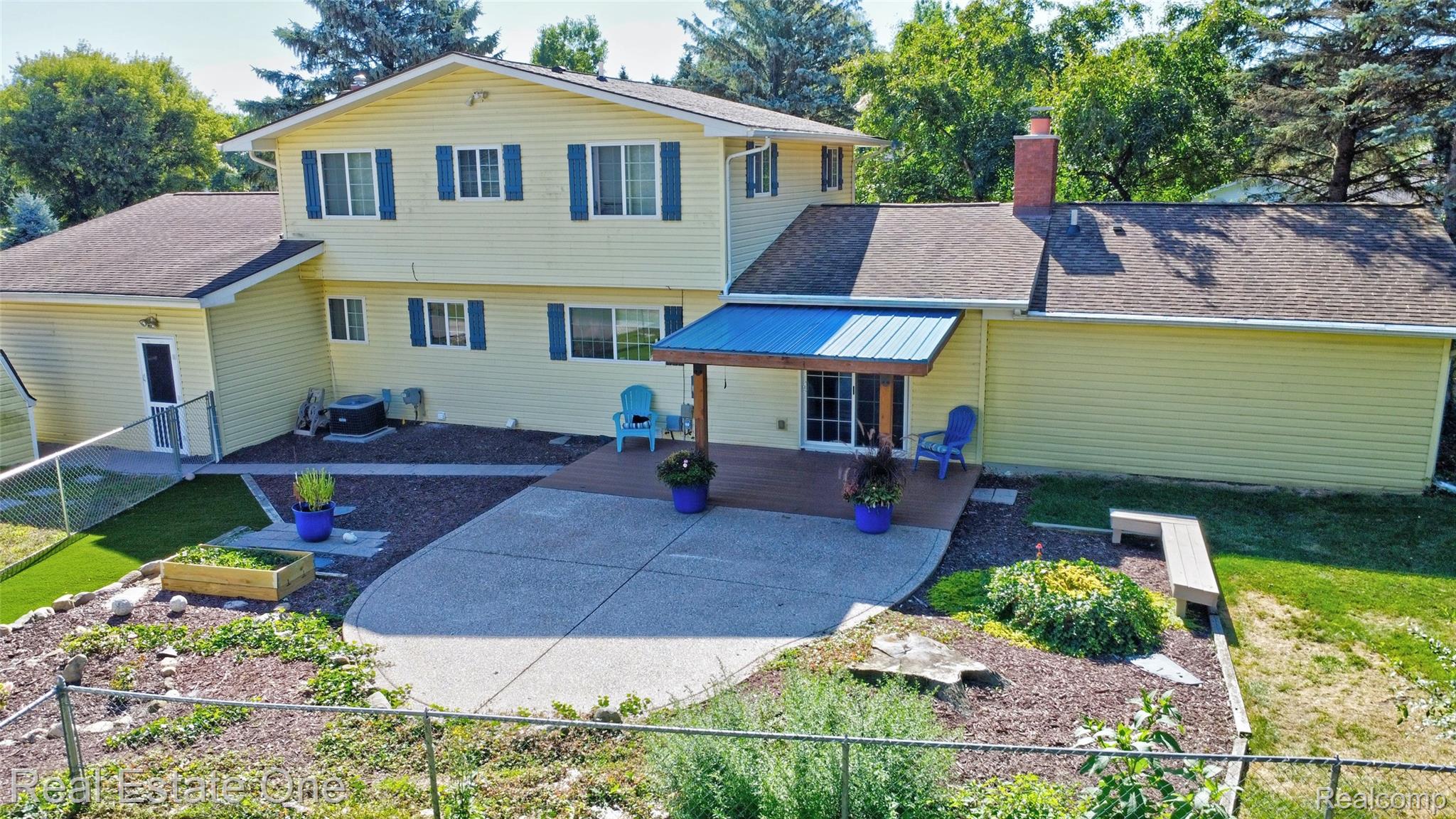 484 Broad Meadow Boulevard
