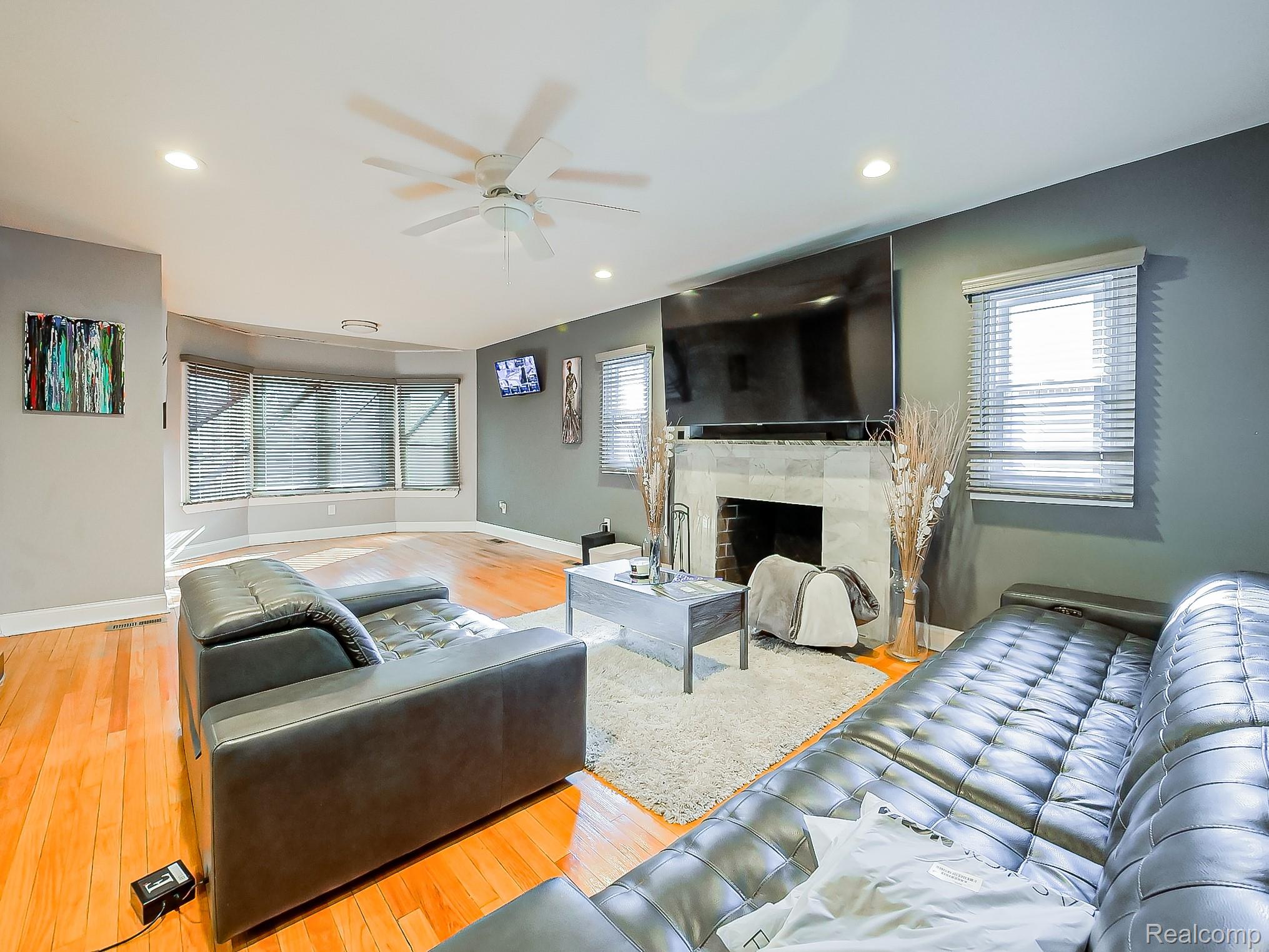 13912 Woodmont Avenue