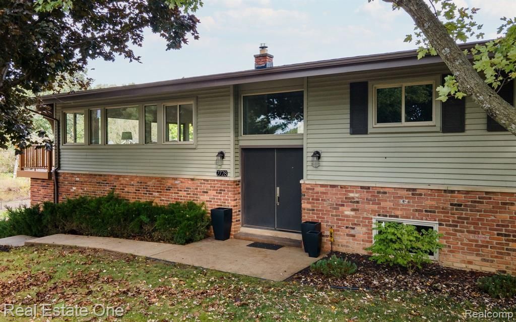 2728 DEVONSHIRE