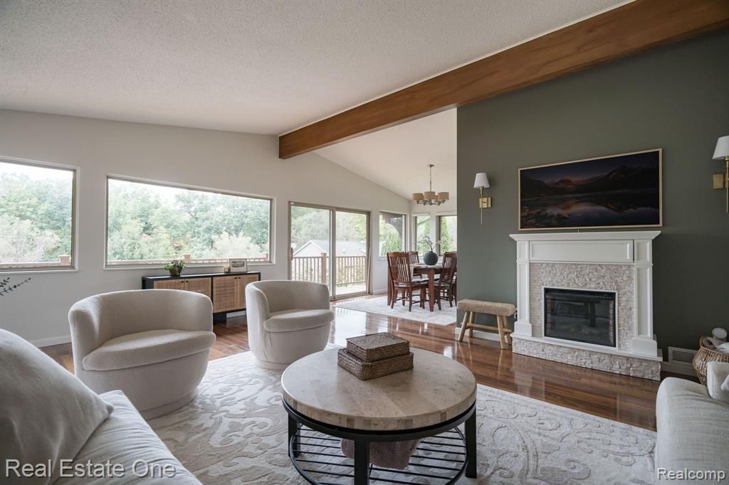 2728 DEVONSHIRE