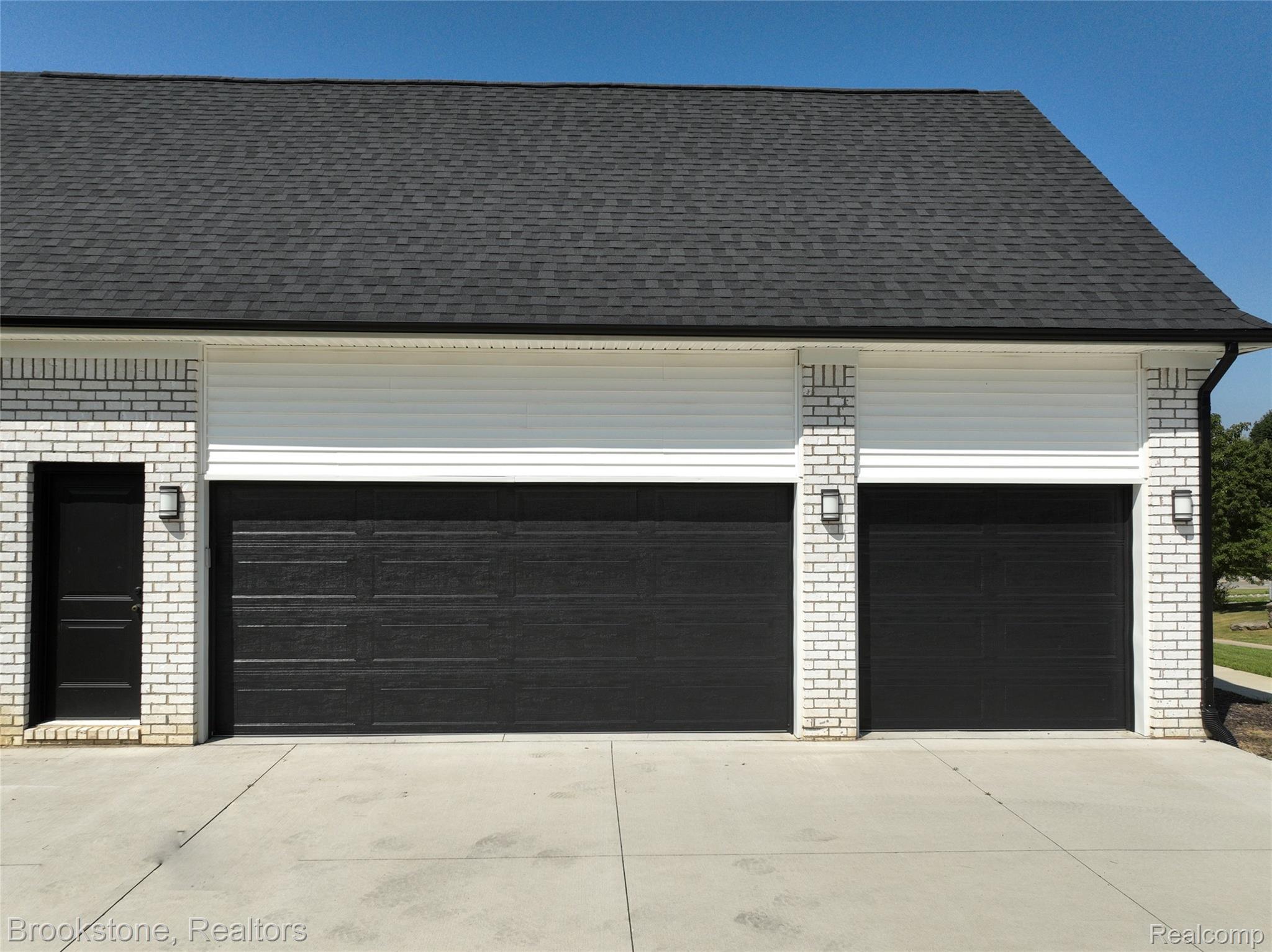 973 Highland View Lane