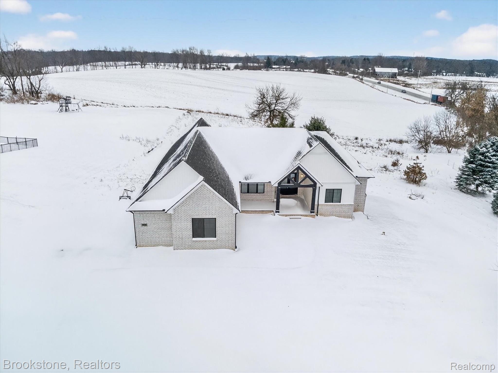 973 Highland View Lane