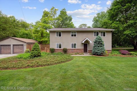 11520 WEIMAN Drive Putnam Township MI 48169