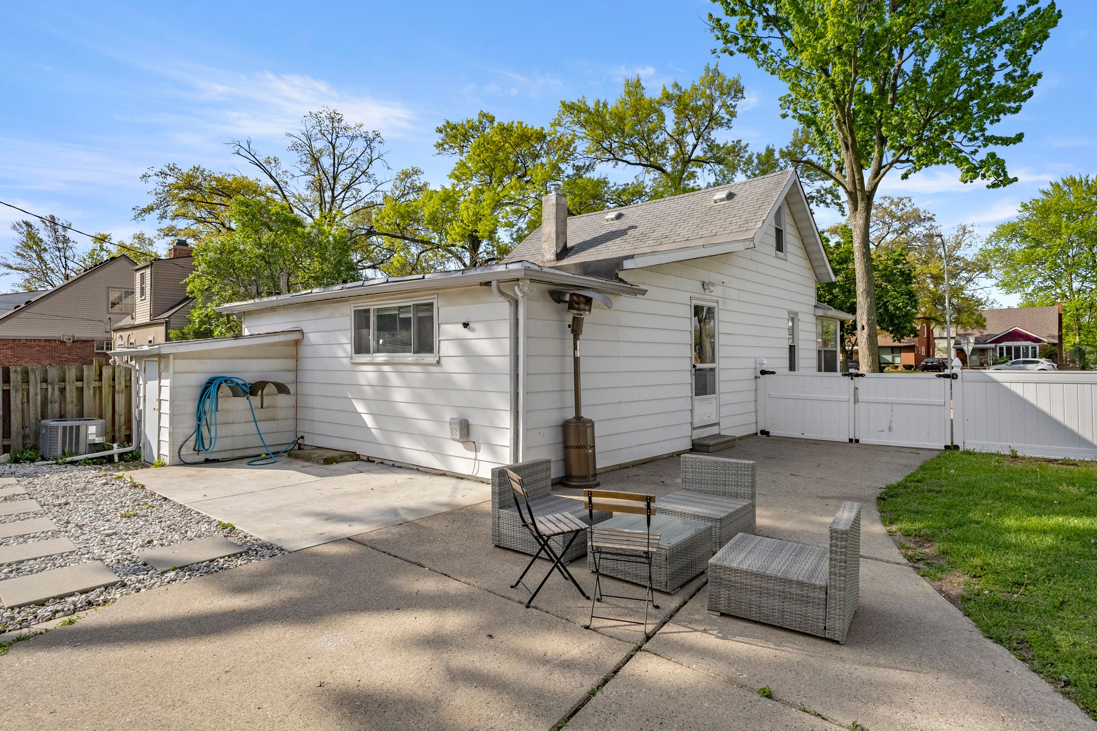 21047 OUTER Drive