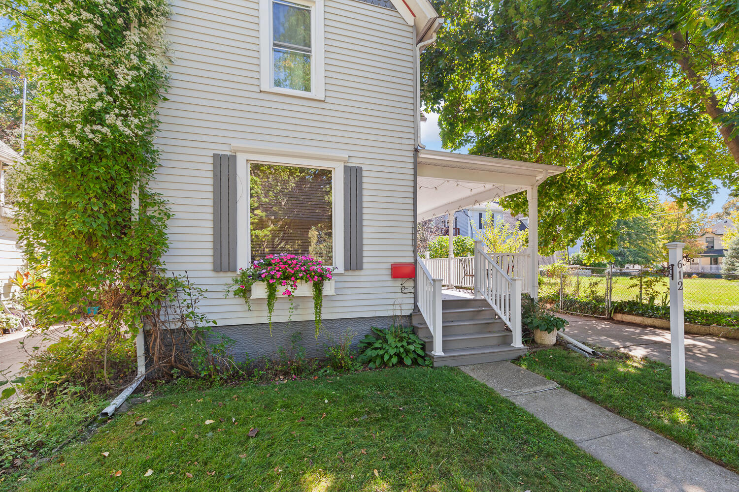 612 N Clinton Street