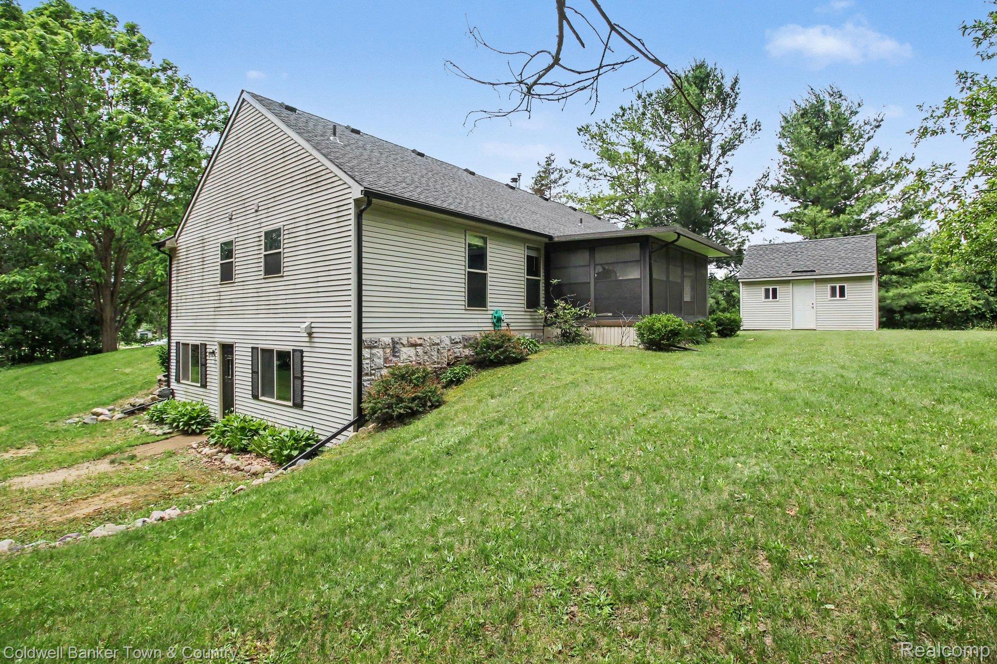 332 Triangle Lake Road