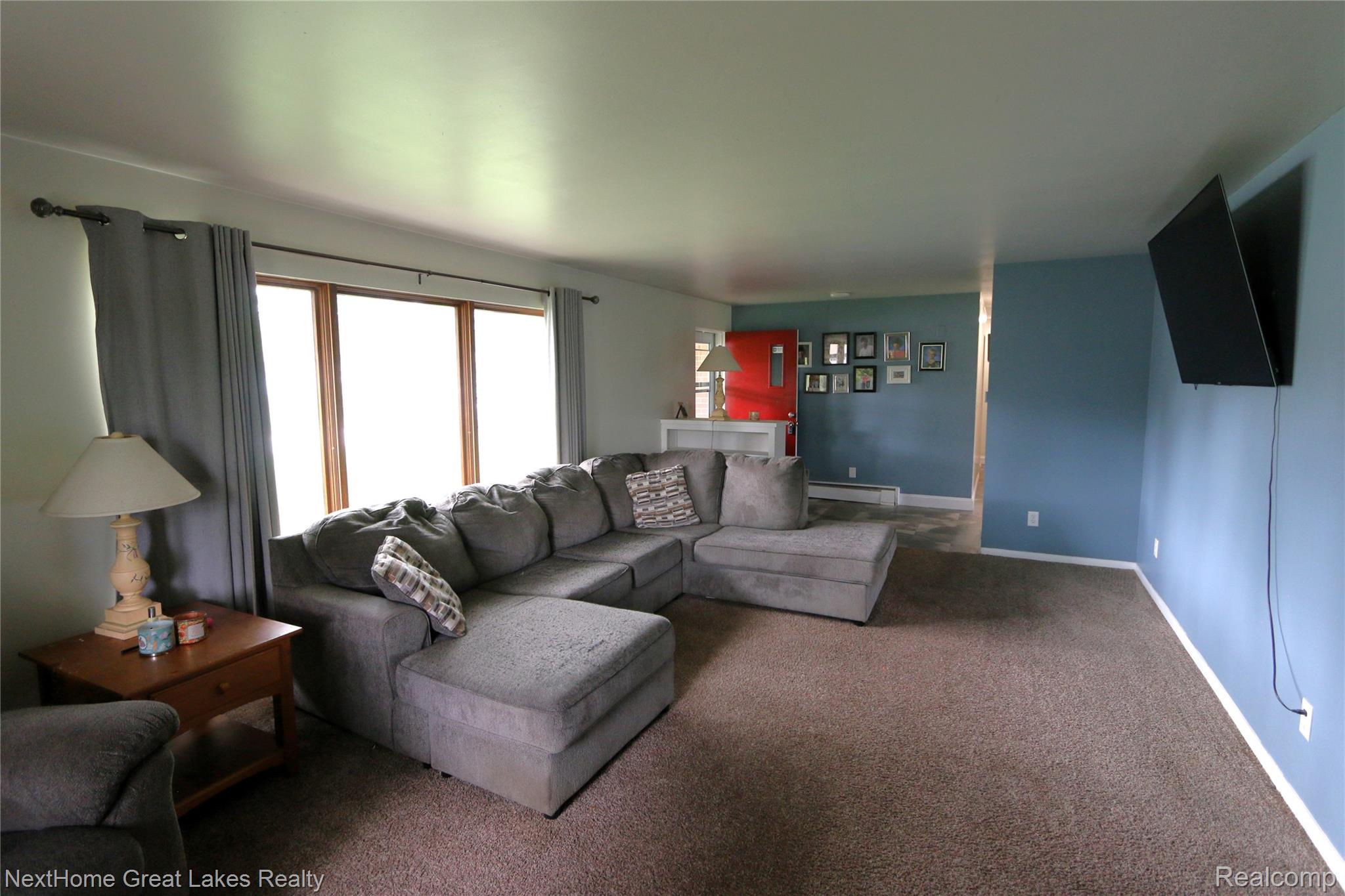 5595 Noreen Drive