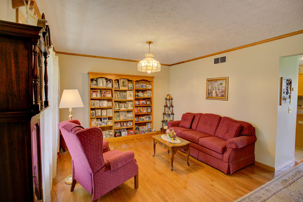 1414 Plains Road