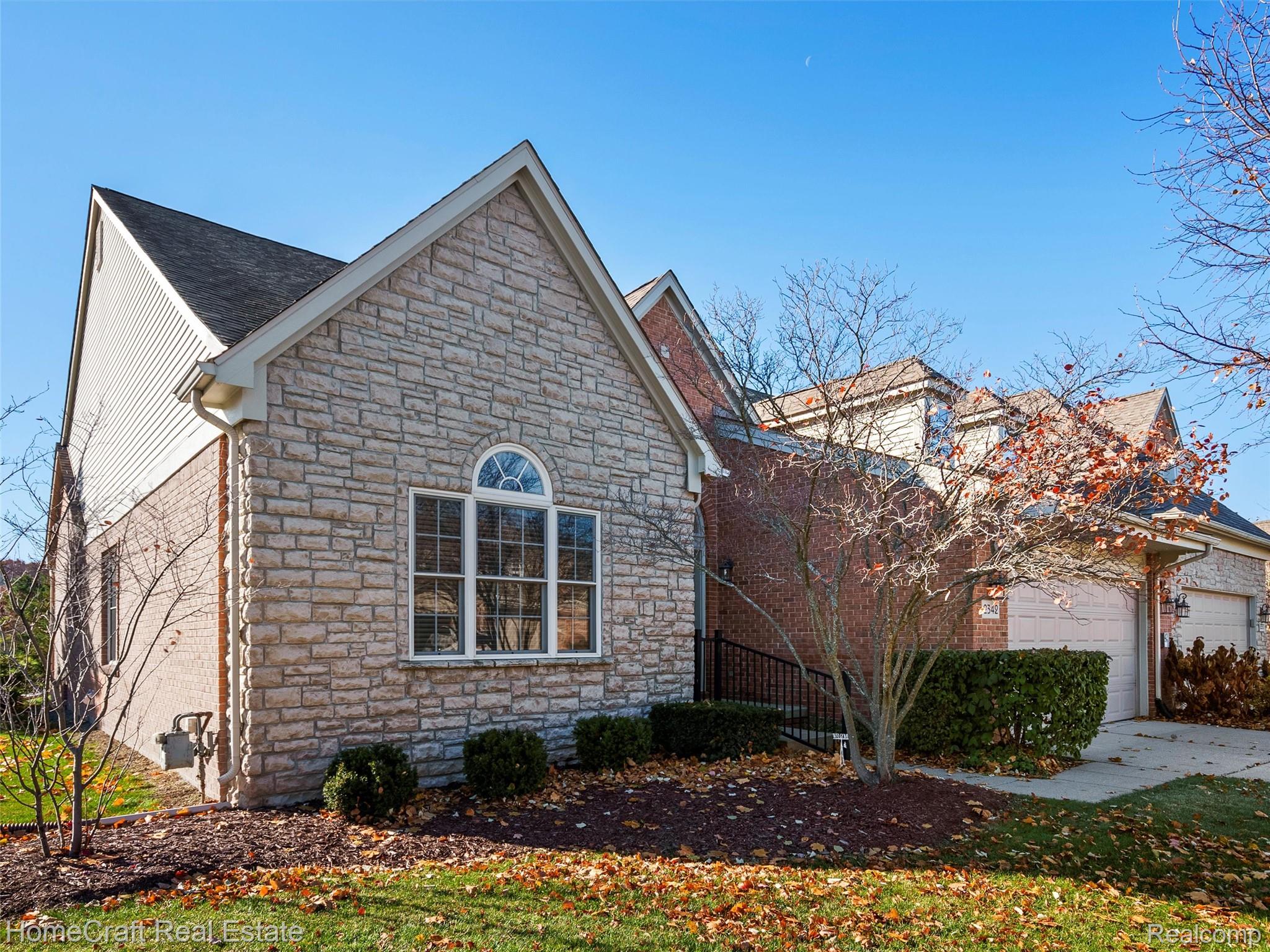 2342 LEXINGTON Circle N 71