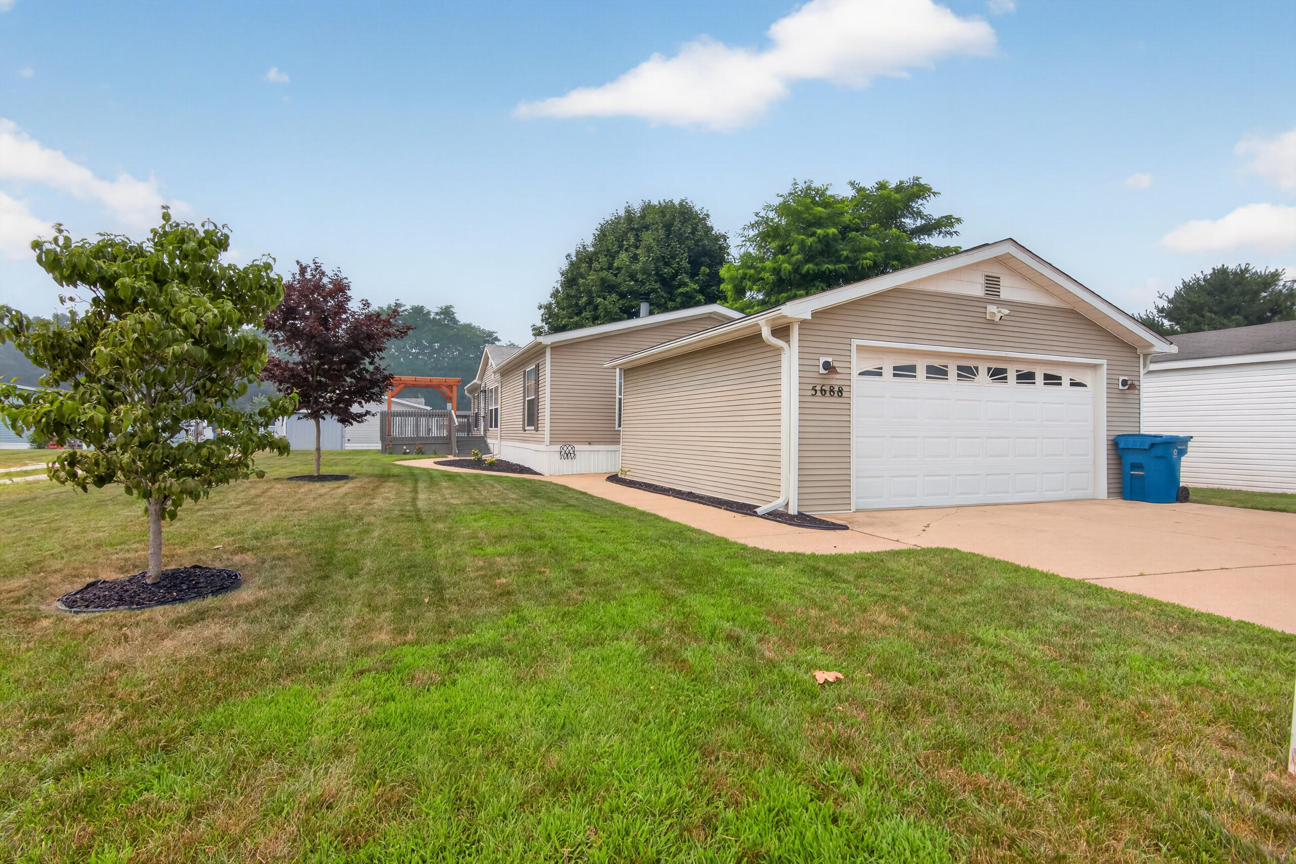 5688 Hawthorn Street 109