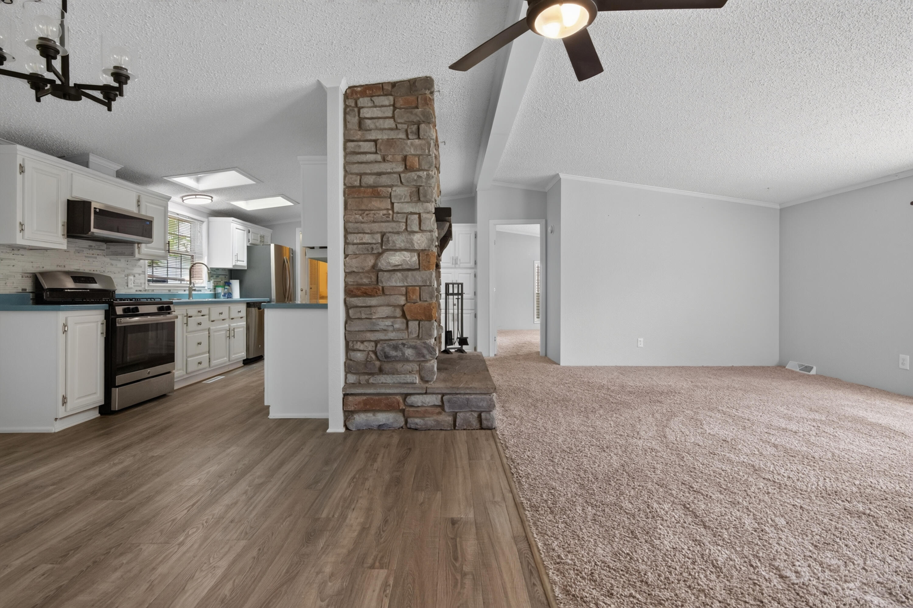 5688 Hawthorn Street 109