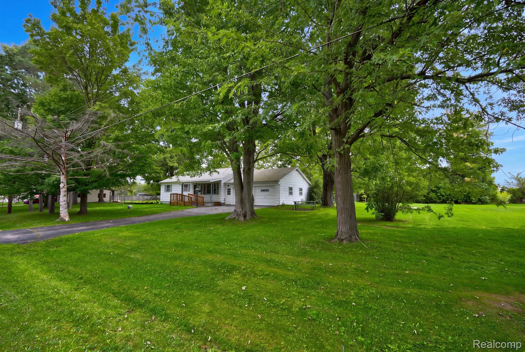 2003 Mackinaw Drive
