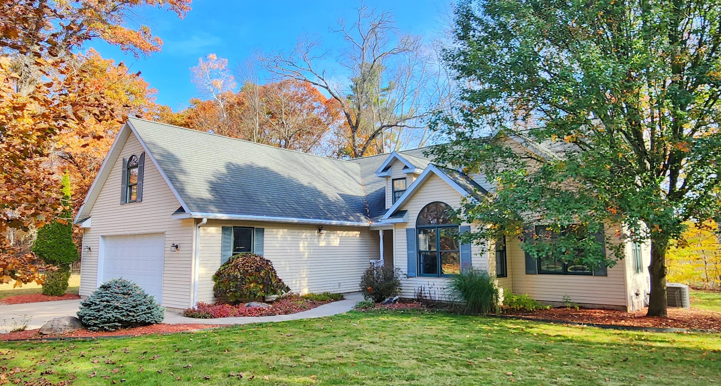 3812 N White River Lane