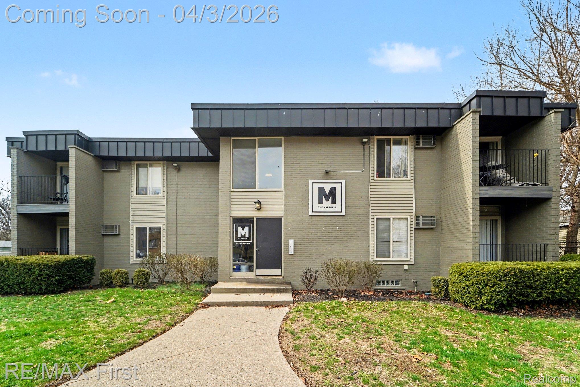 925 Laprairie Street 117