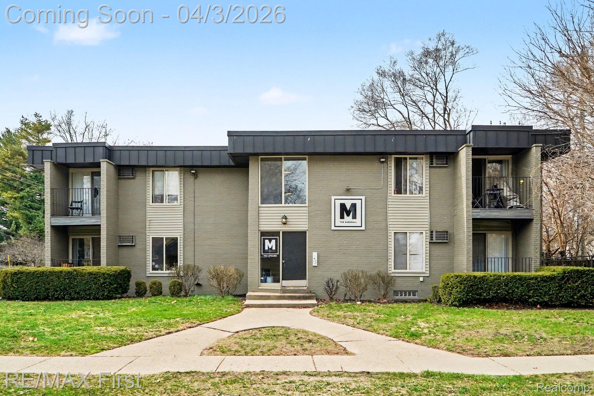 925 Laprairie Street 117