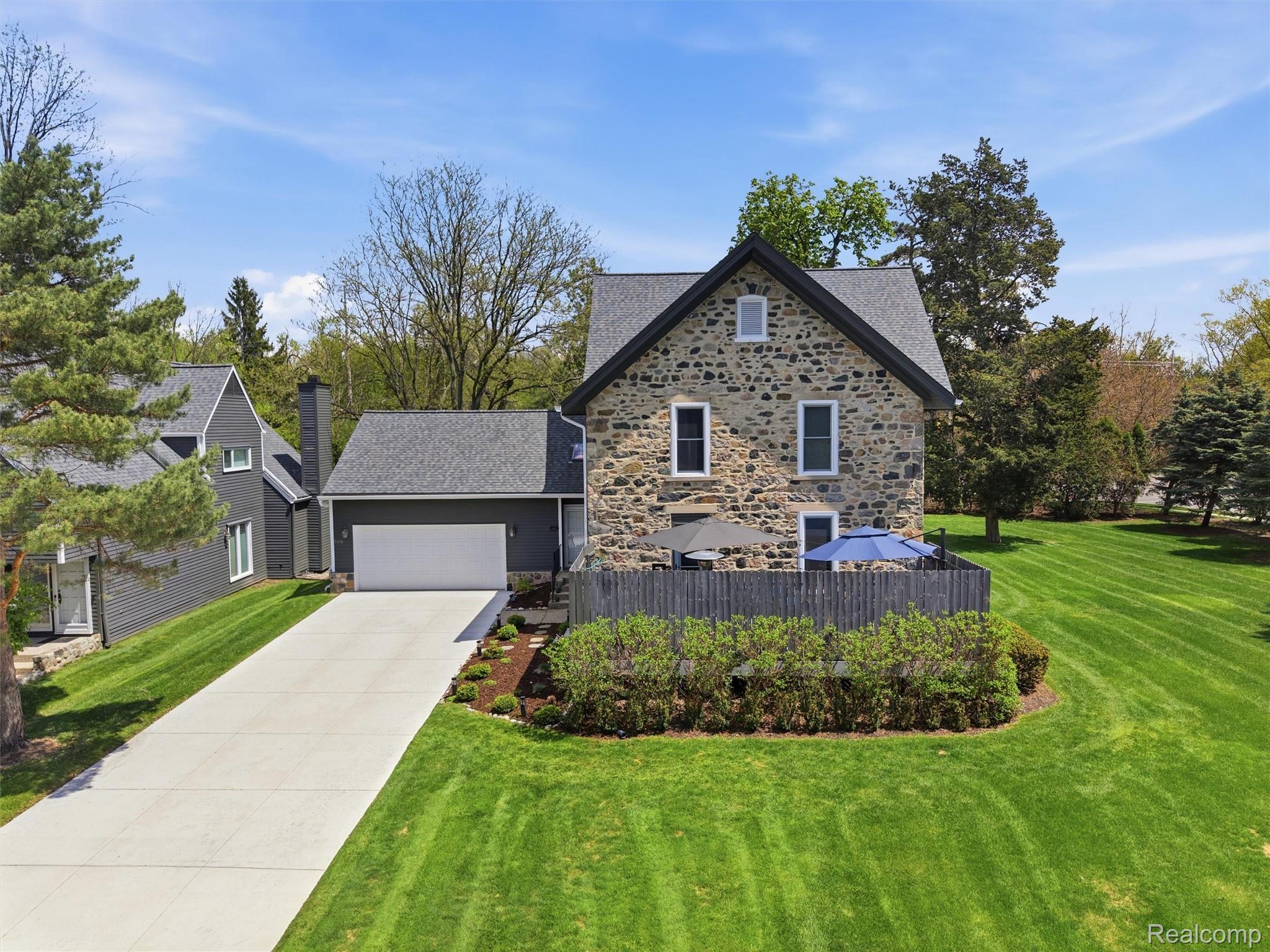 7475 Pinehurst Circle