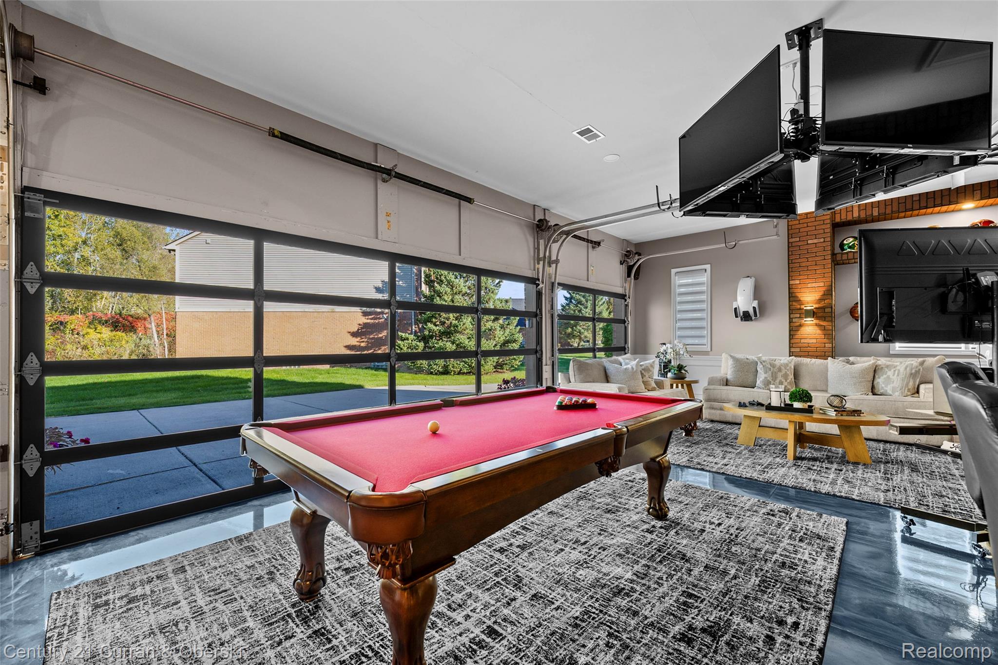 653 Holbrooke Drive