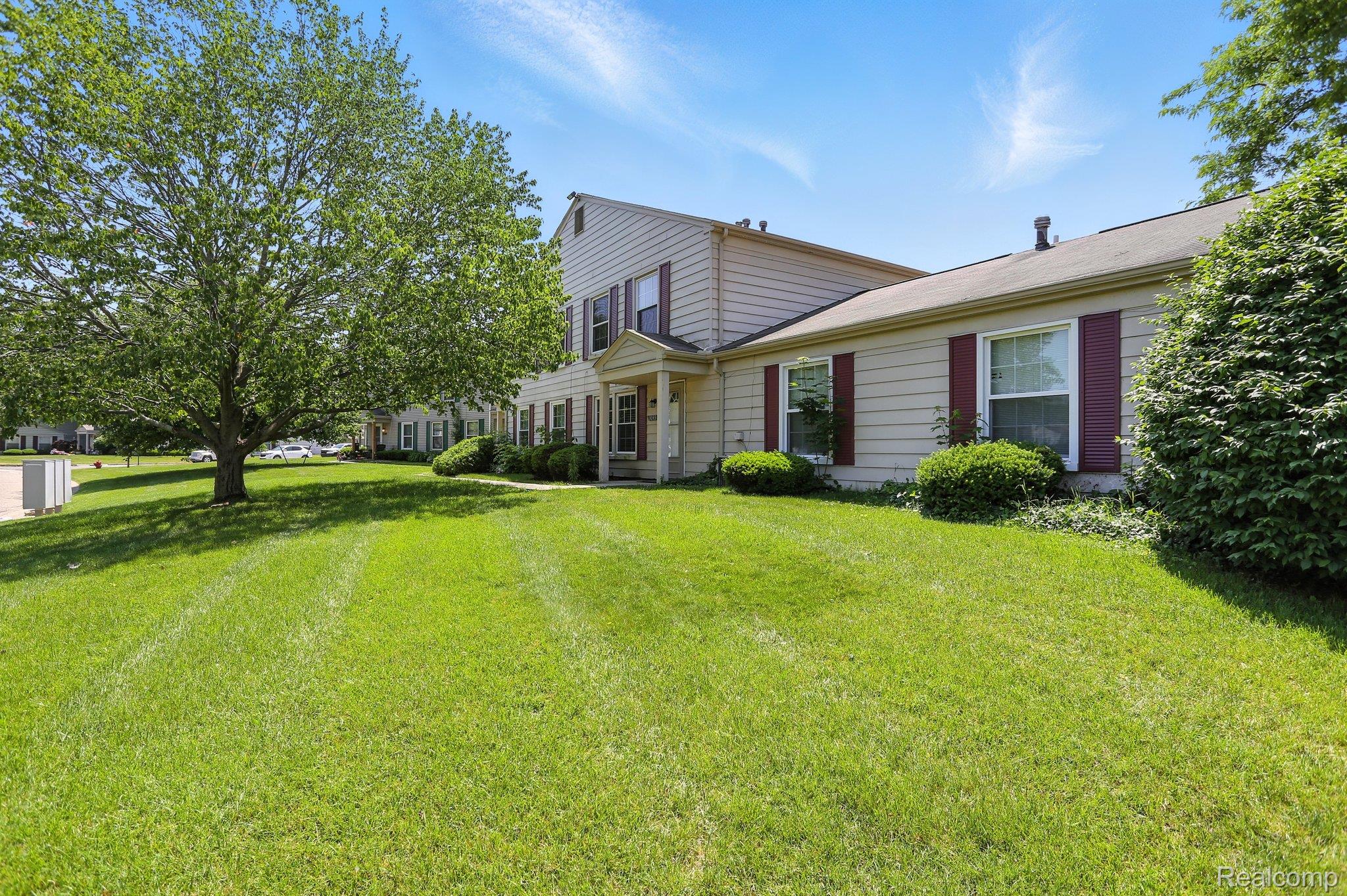 3043 Oakridge Court