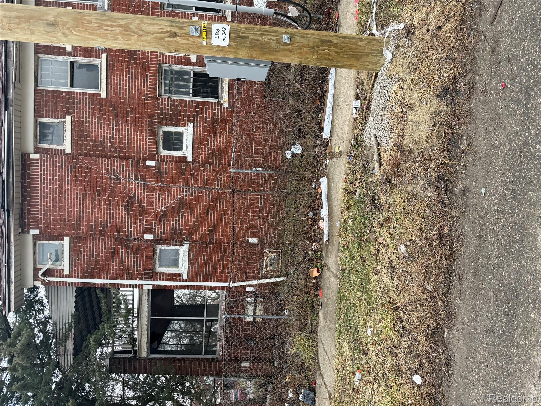 5502 S Clarendon Street