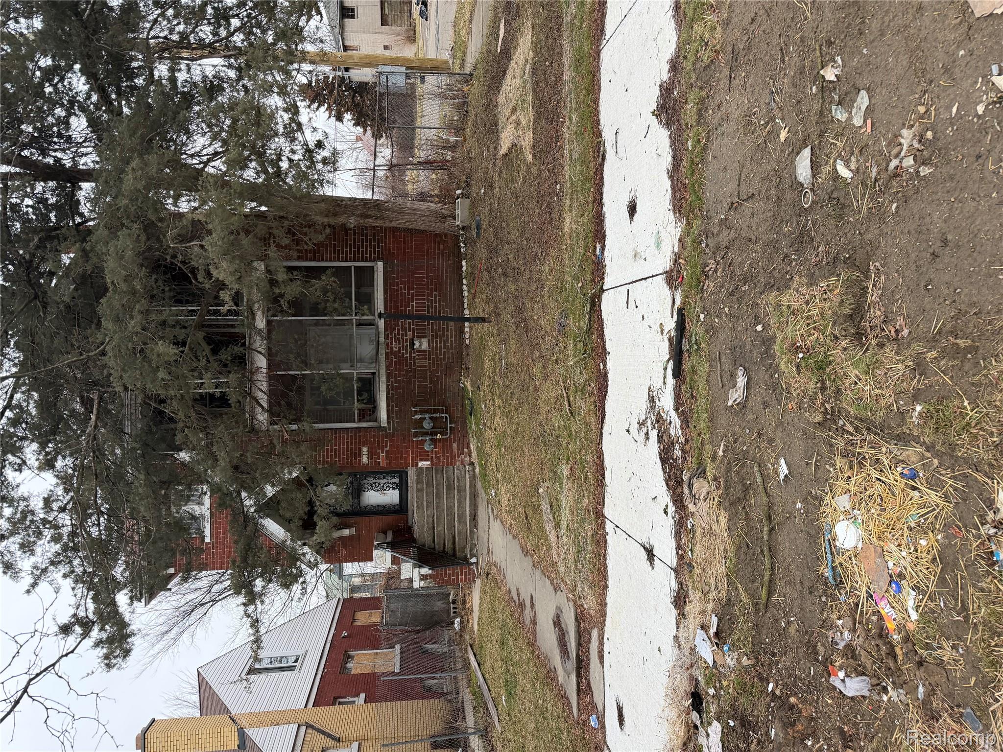 5502 S Clarendon Street