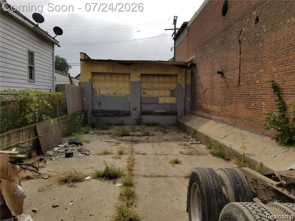 4381 Central Street