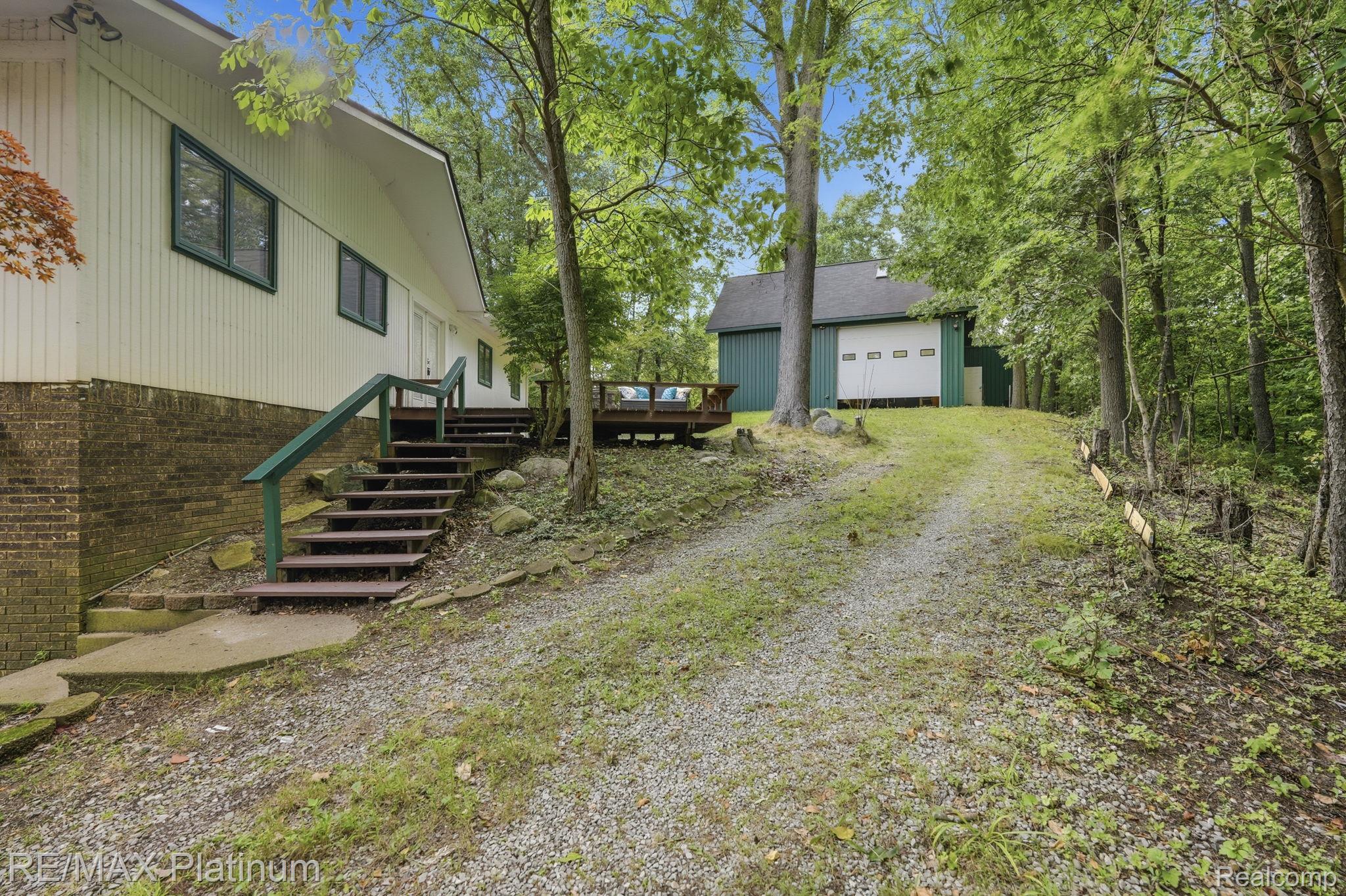 2420 Shagbark