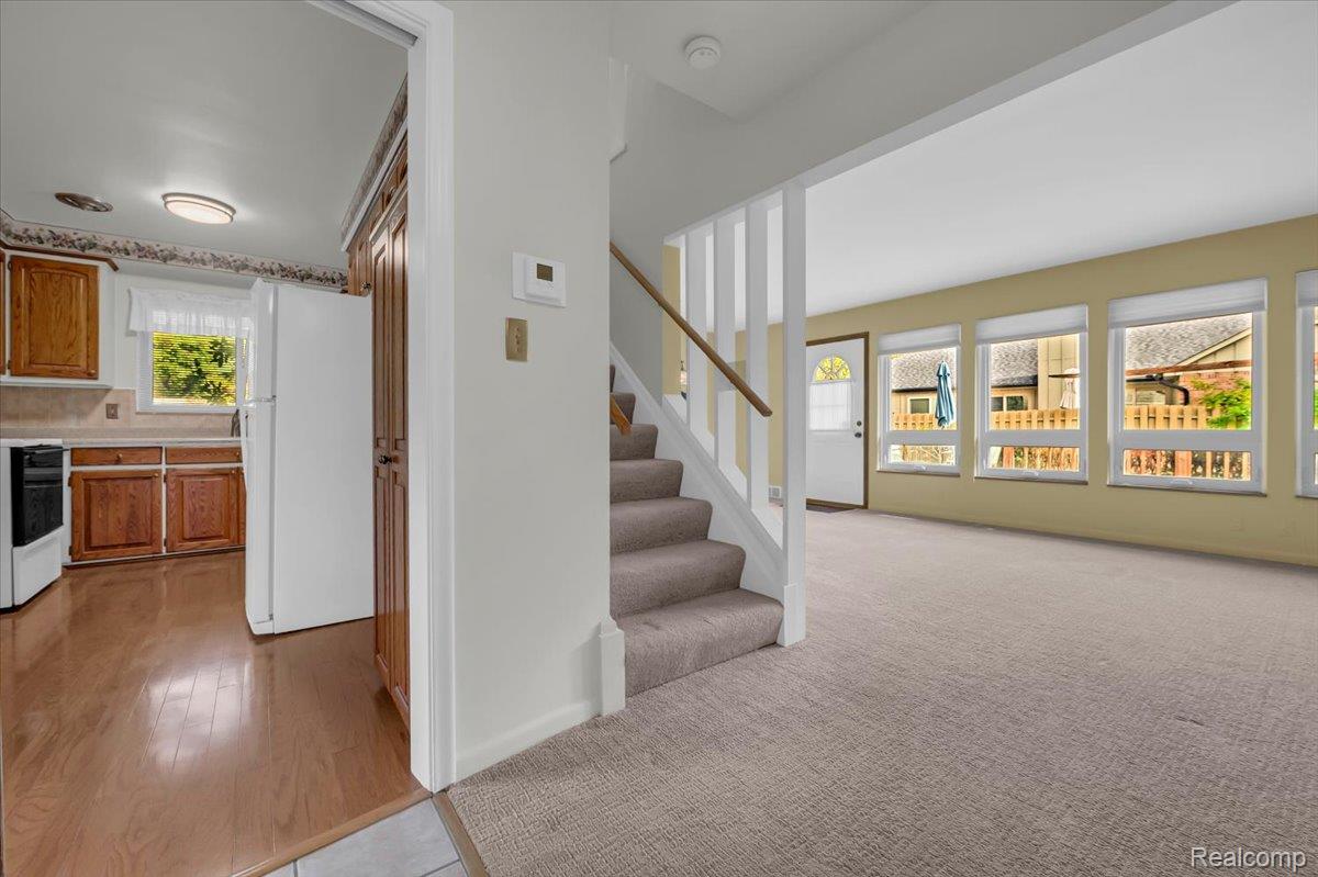 1076 Stratford Lane