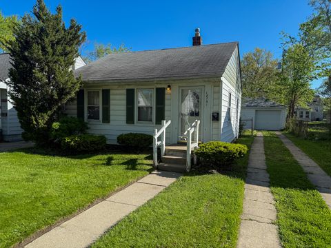 18761 Kingsville Street Harper Woods City Wayne MI 48225