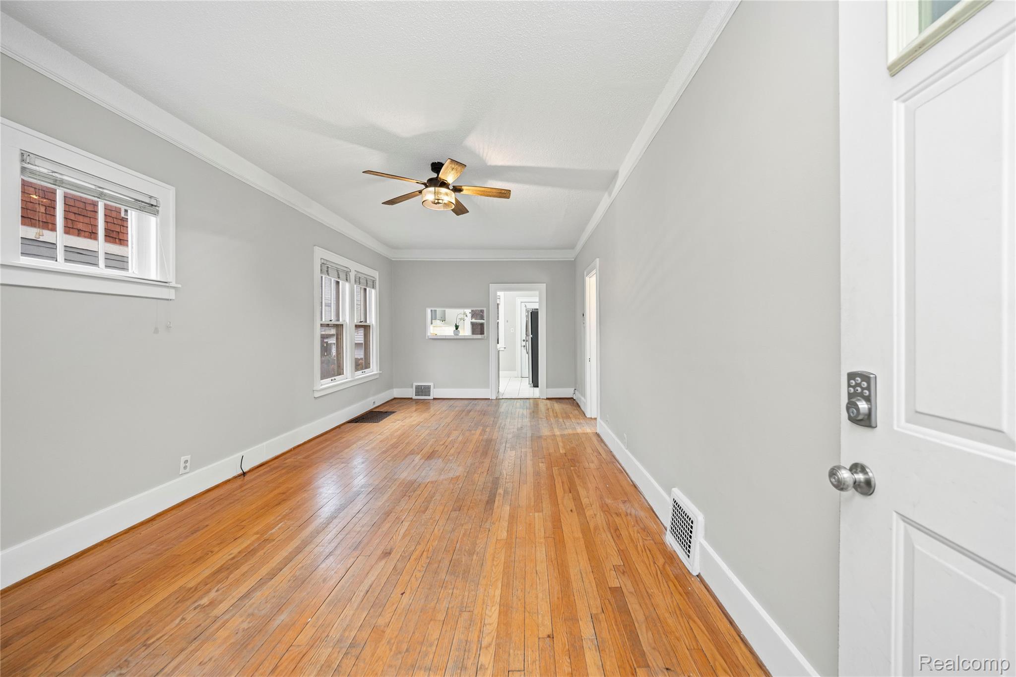 332 W Saratoga Street