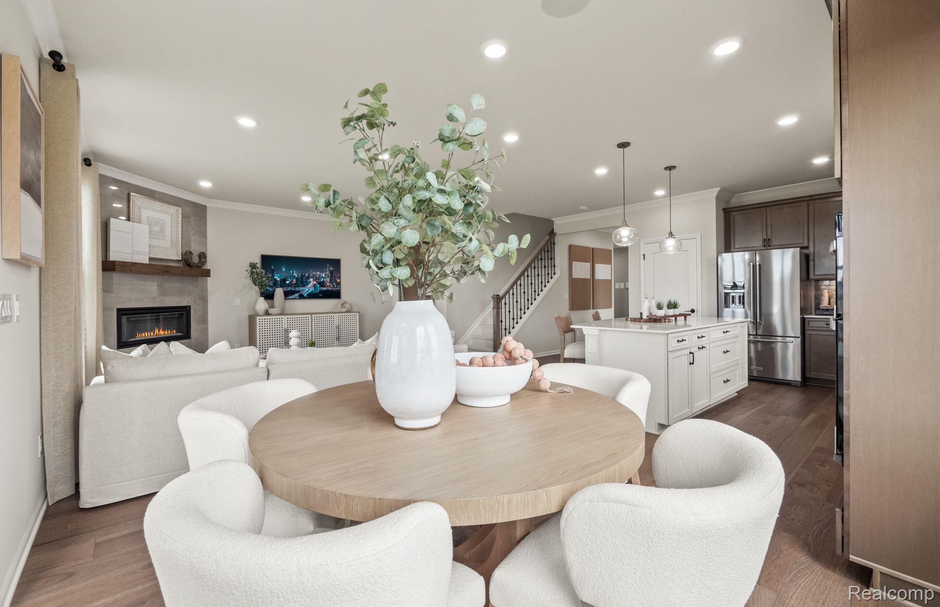 55697 OAK POINTE Drive