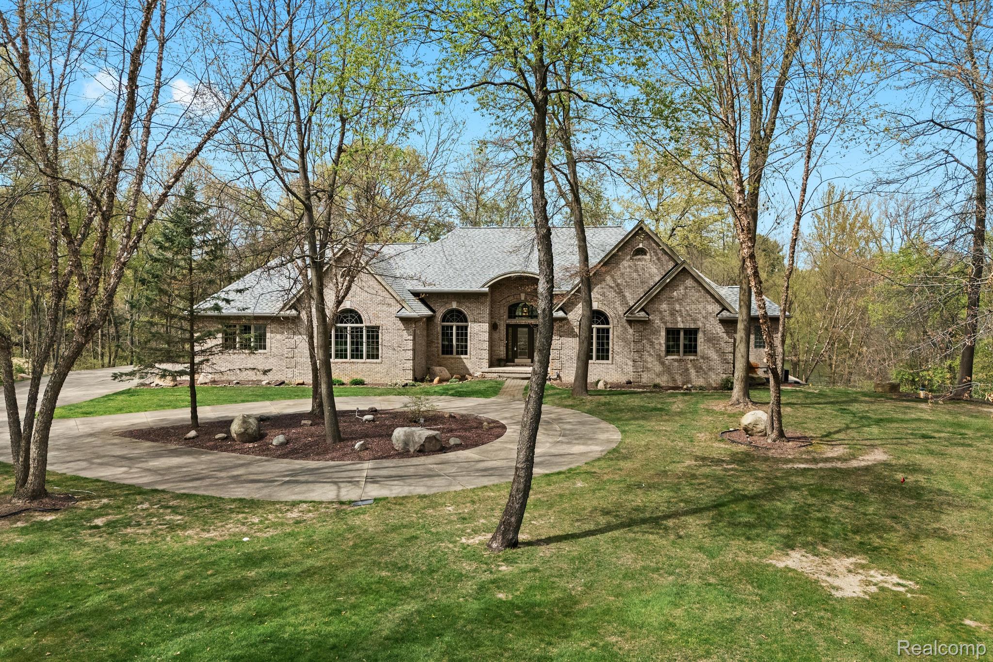 9997 APPLEGATE Lane