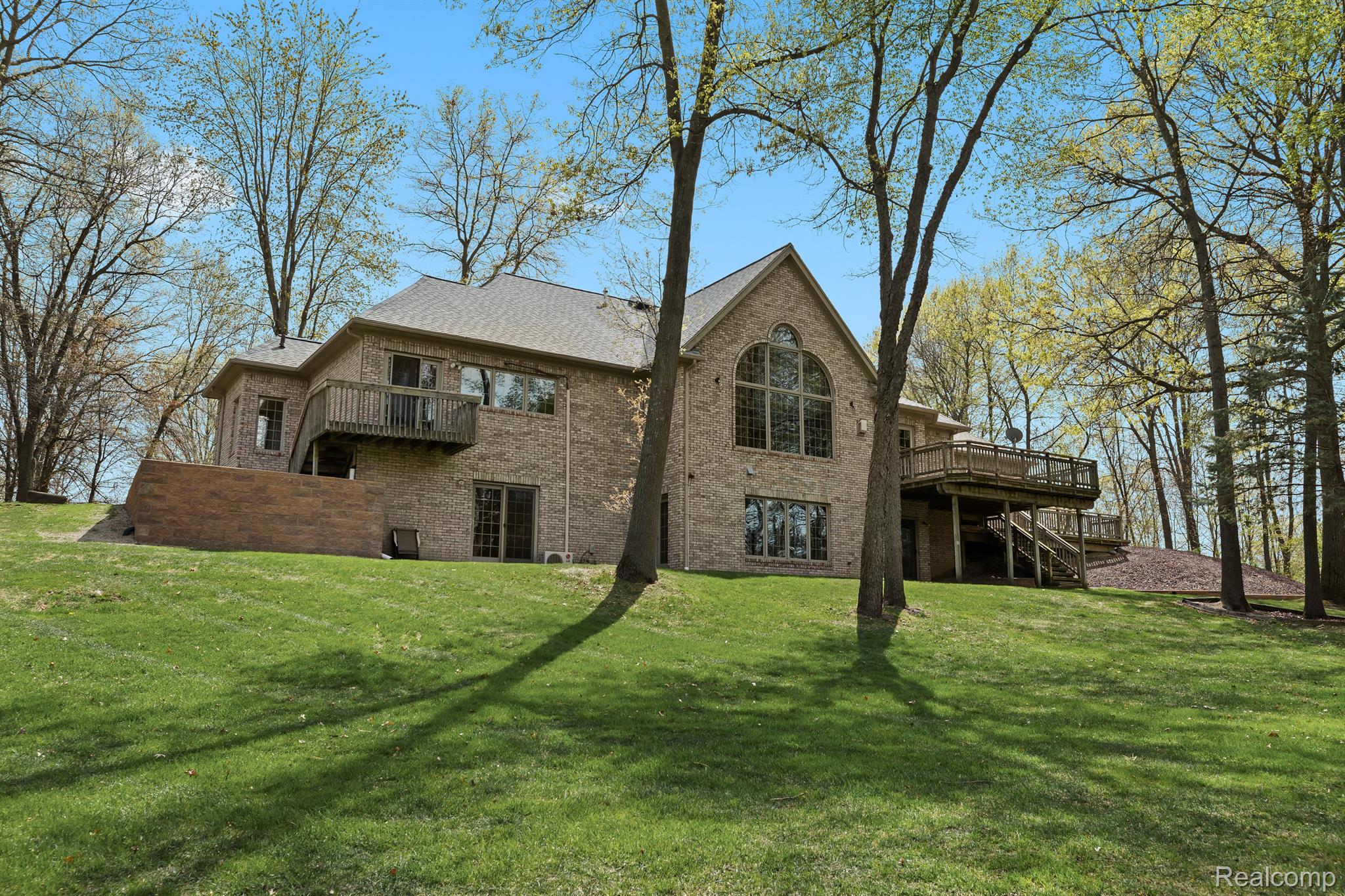 9997 APPLEGATE Lane